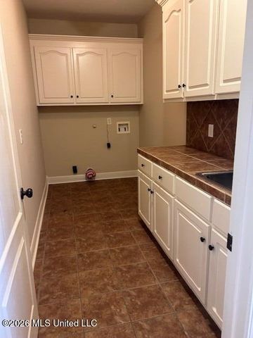 2 Greenhead Lane, Raymond, MS 39154