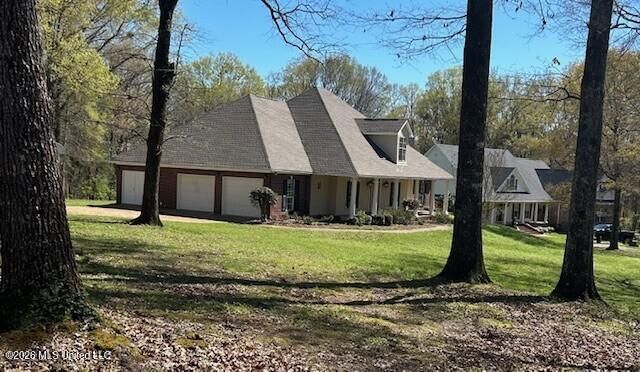 2 Greenhead Lane, Raymond, MS 39154