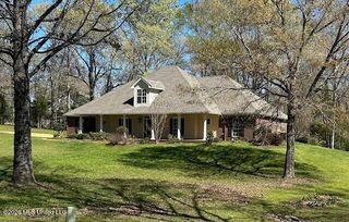 2 Greenhead Lane, Raymond, MS 39154