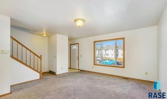 2805 E Bragstad Dr Drive, Sioux Falls, SD 57101