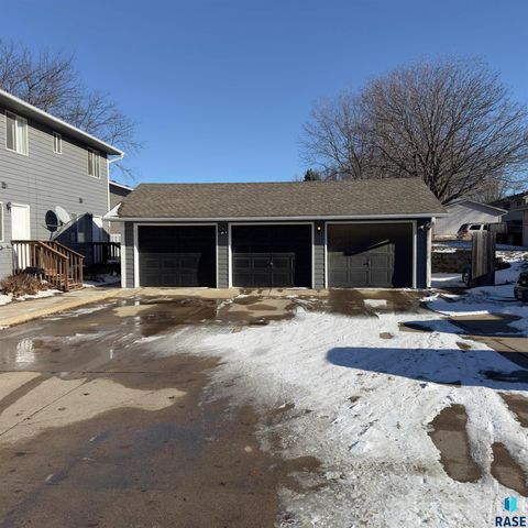 2805 E Bragstad Dr Drive, Sioux Falls, SD 57101