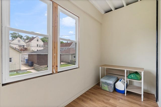 2735 N Ridgeway Avenue, Chicago, IL 60647