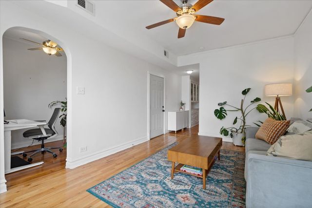 2735 N Ridgeway Avenue, Chicago, IL 60647