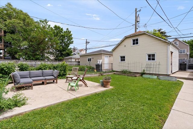 2735 N Ridgeway Avenue, Chicago, IL 60647