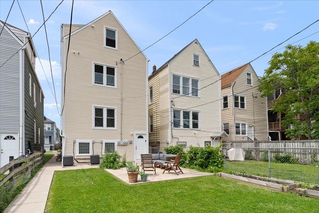 2735 N Ridgeway Avenue, Chicago, IL 60647