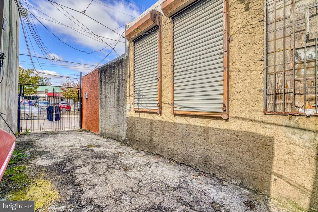 12 E WISTER, Philadelphia, PA 19144