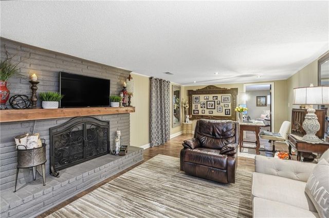 14408 Berkshire Drive, Independence, MO 64055