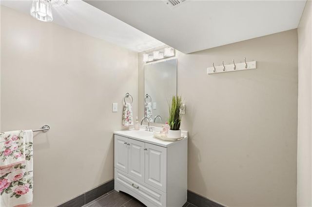14408 Berkshire Drive, Independence, MO 64055