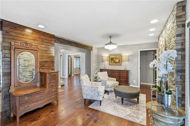 14408 Berkshire Drive, Independence, MO 64055