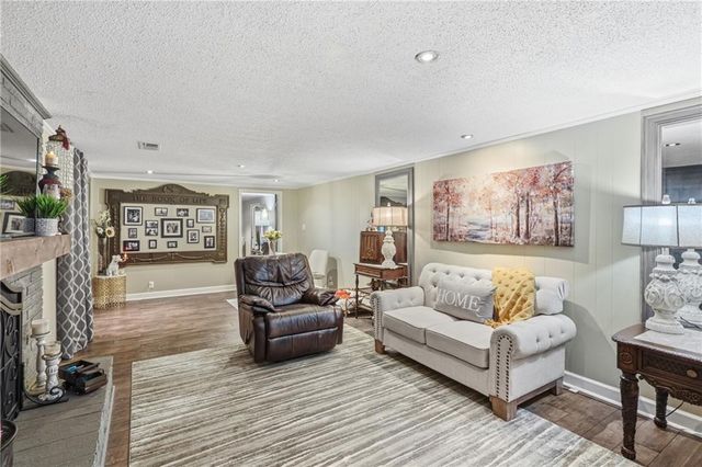 14408 Berkshire Drive, Independence, MO 64055
