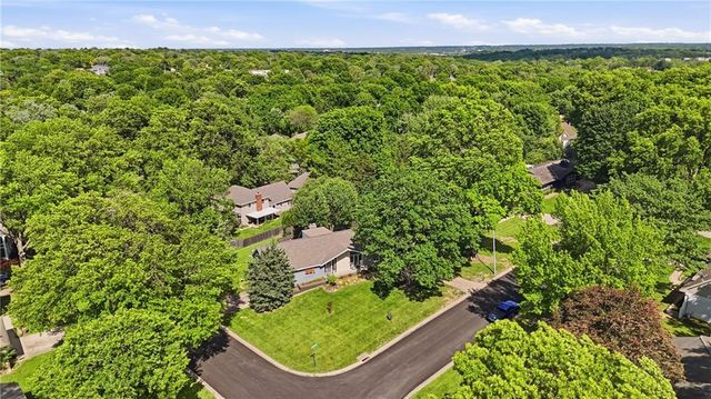 14408 Berkshire Drive, Independence, MO 64055