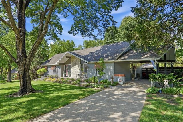 14408 Berkshire Drive, Independence, MO 64055