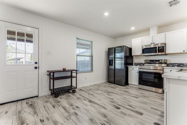 1112 Day Dream Drive, Fort Worth, TX 76052