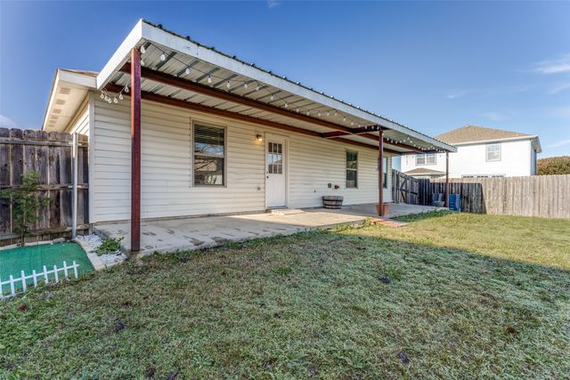 1112 Day Dream Drive, Fort Worth, TX 76052