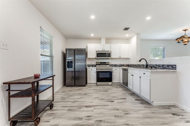 1112 Day Dream Drive, Fort Worth, TX 76052