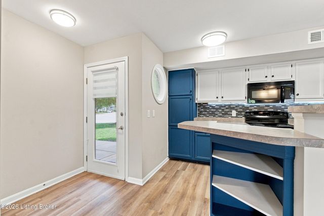 6520 Brook Bend Way 102, Louisville, KY 40229