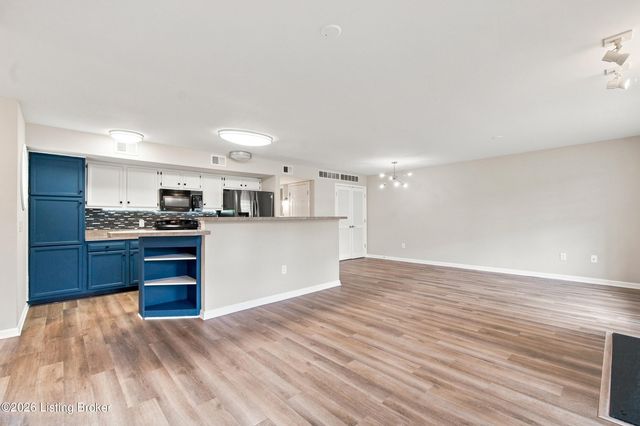 6520 Brook Bend Way 102, Louisville, KY 40229