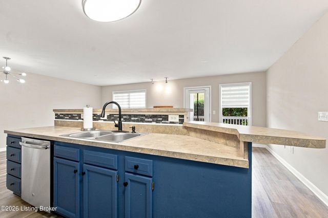 6520 Brook Bend Way 102, Louisville, KY 40229