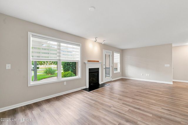 6520 Brook Bend Way 102, Louisville, KY 40229