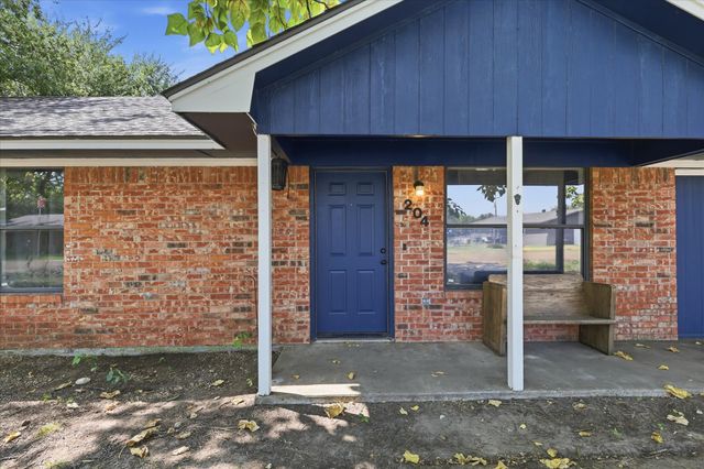 204 Jackilu Street, Sanger, TX 76266