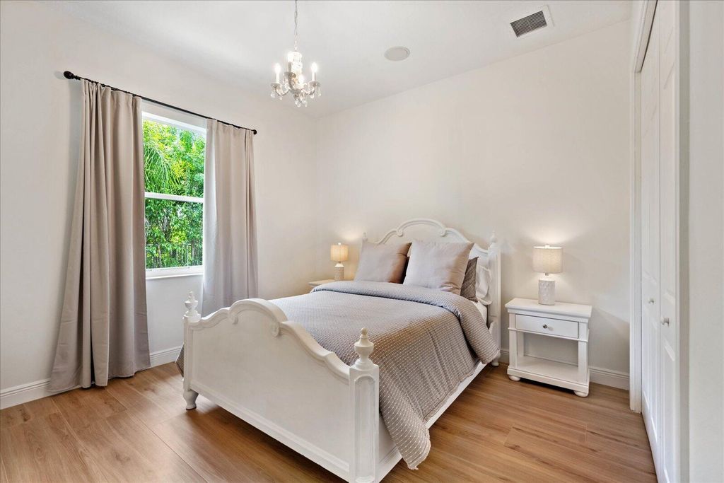 Image 35 of property listing at 12486 Equine Lane, Wellington, FL 33414