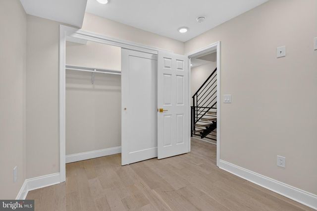 2005 W GIRARD AVE, Philadelphia, PA 19130