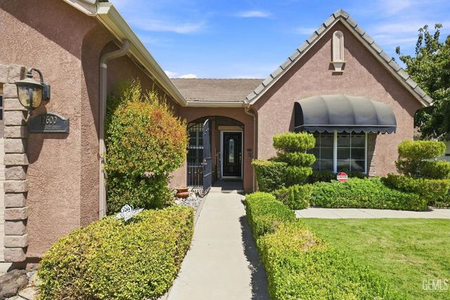 12600 Stablegate Drive, Bakersfield, CA 93312