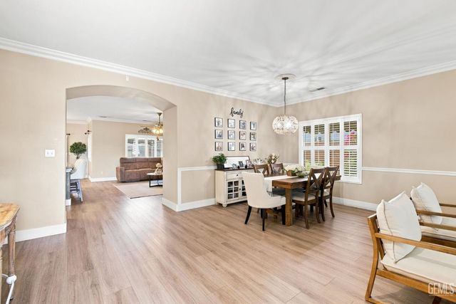12600 Stablegate Drive, Bakersfield, CA 93312