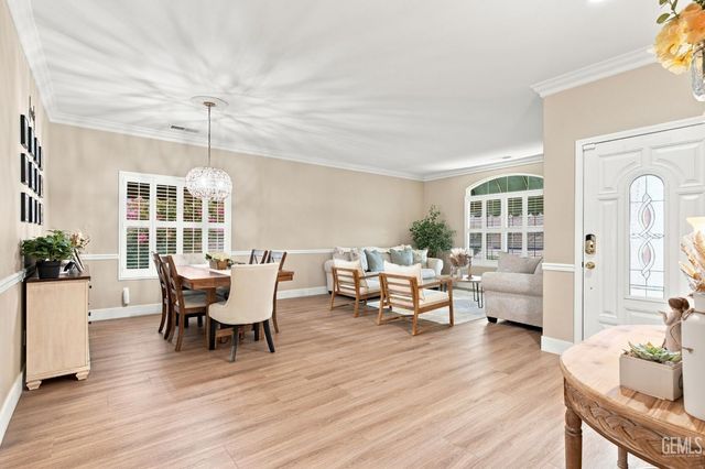 12600 Stablegate Drive, Bakersfield, CA 93312