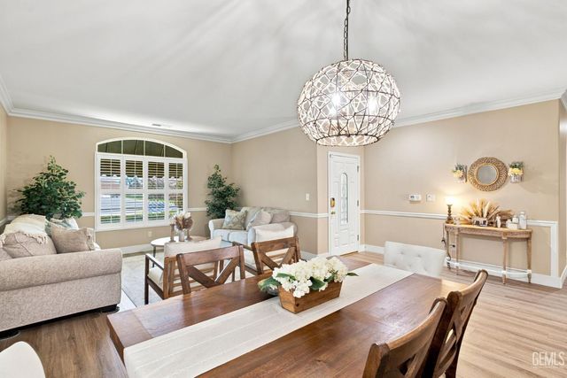 12600 Stablegate Drive, Bakersfield, CA 93312