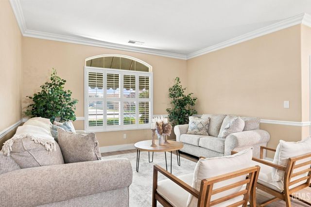 12600 Stablegate Drive, Bakersfield, CA 93312