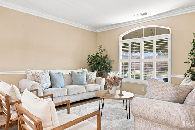 12600 Stablegate Drive, Bakersfield, CA 93312