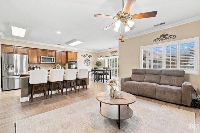 12600 Stablegate Drive, Bakersfield, CA 93312
