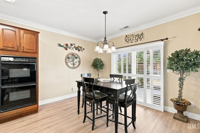 12600 Stablegate Drive, Bakersfield, CA 93312