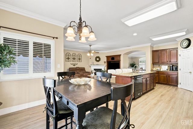 12600 Stablegate Drive, Bakersfield, CA 93312