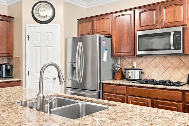 12600 Stablegate Drive, Bakersfield, CA 93312