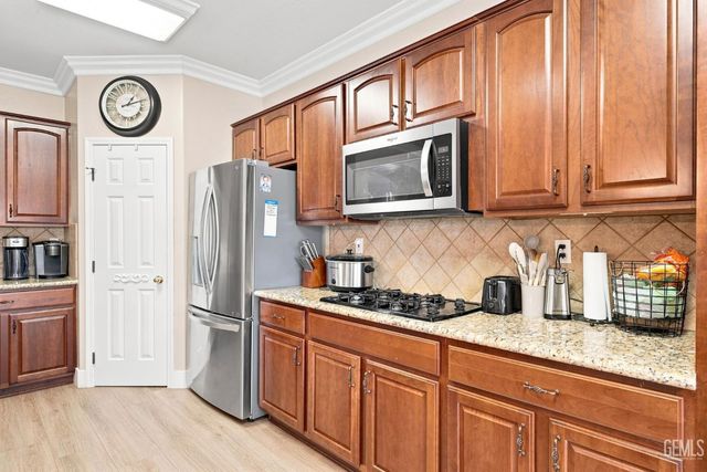 12600 Stablegate Drive, Bakersfield, CA 93312
