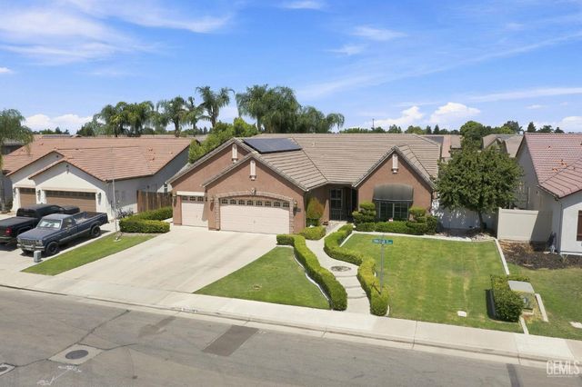 12600 Stablegate Drive, Bakersfield, CA 93312