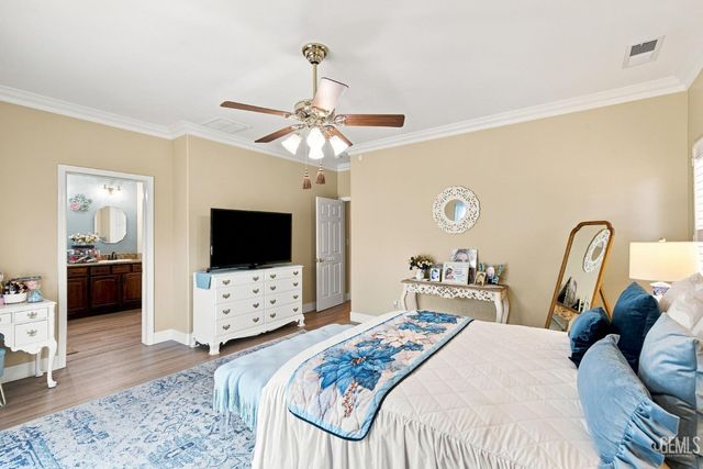 12600 Stablegate Drive, Bakersfield, CA 93312