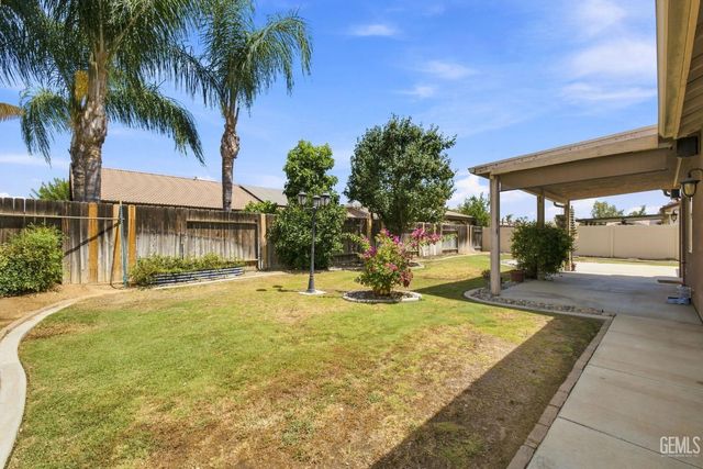 12600 Stablegate Drive, Bakersfield, CA 93312