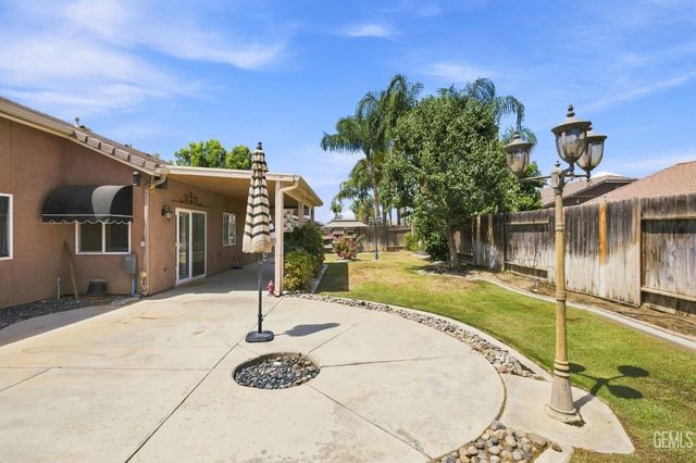 12600 Stablegate Drive, Bakersfield, CA 93312