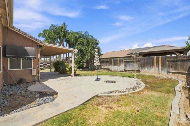 12600 Stablegate Drive, Bakersfield, CA 93312