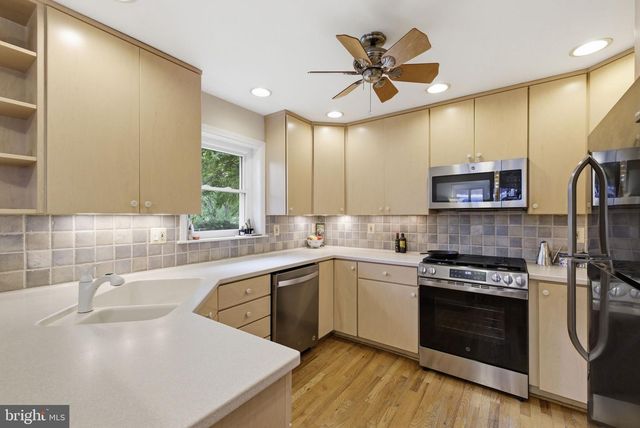 874 N LEBANON ST, Arlington, VA 22205