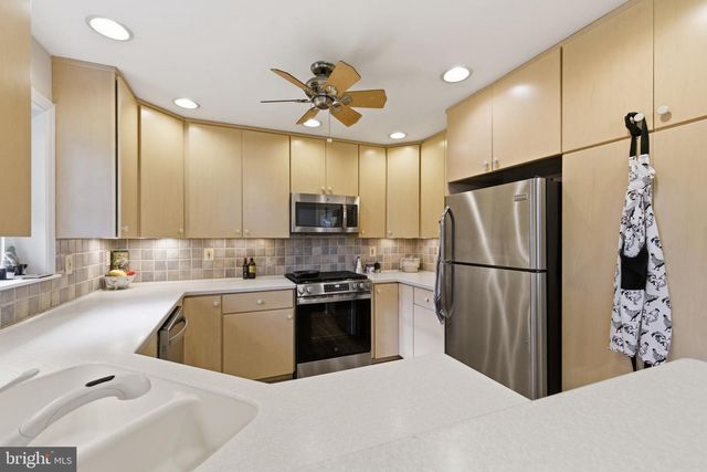 874 N LEBANON ST, Arlington, VA 22205