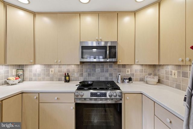 874 N LEBANON ST, Arlington, VA 22205