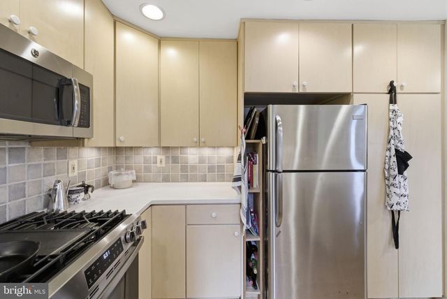 874 N LEBANON ST, Arlington, VA 22205