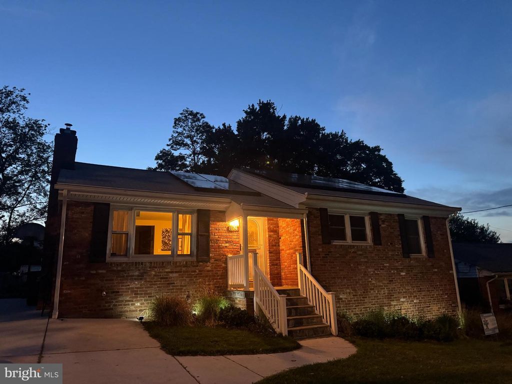 874 N LEBANON ST, Arlington, VA 22205