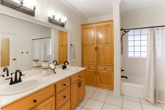 1333 Cambridge Court, Lake Charles, LA 70605