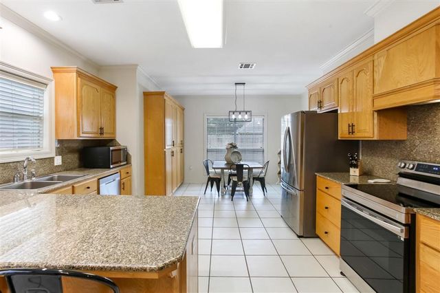 1333 Cambridge Court, Lake Charles, LA 70605