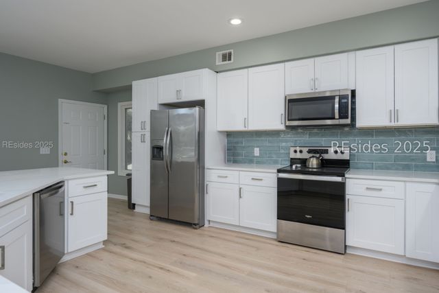 3 Cassina Ln, Hilton Head Island, SC 29928